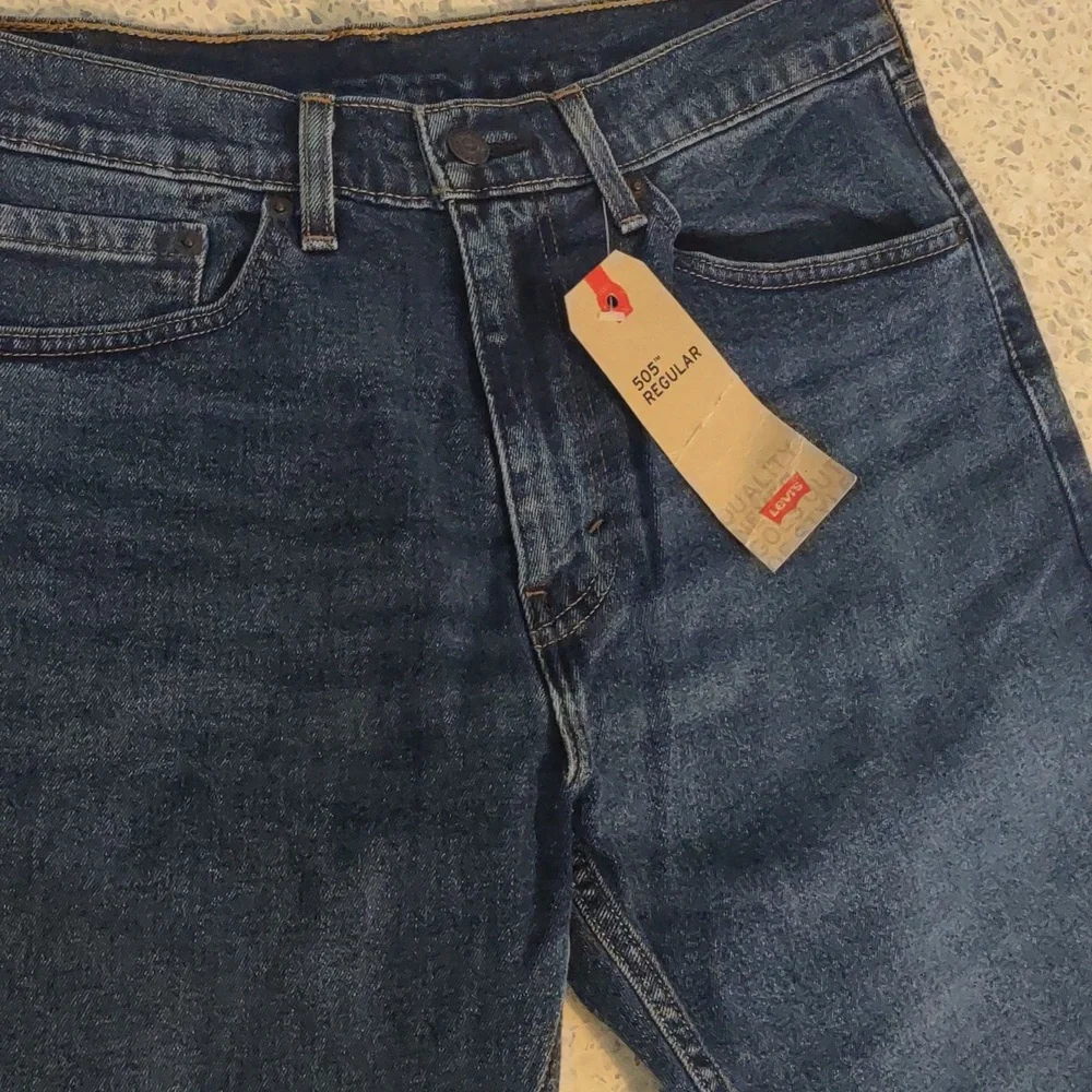 Levi's 505 regular mens sits at waist Jeans 32 straight leg extra thigh room New - Picture 3 of 9